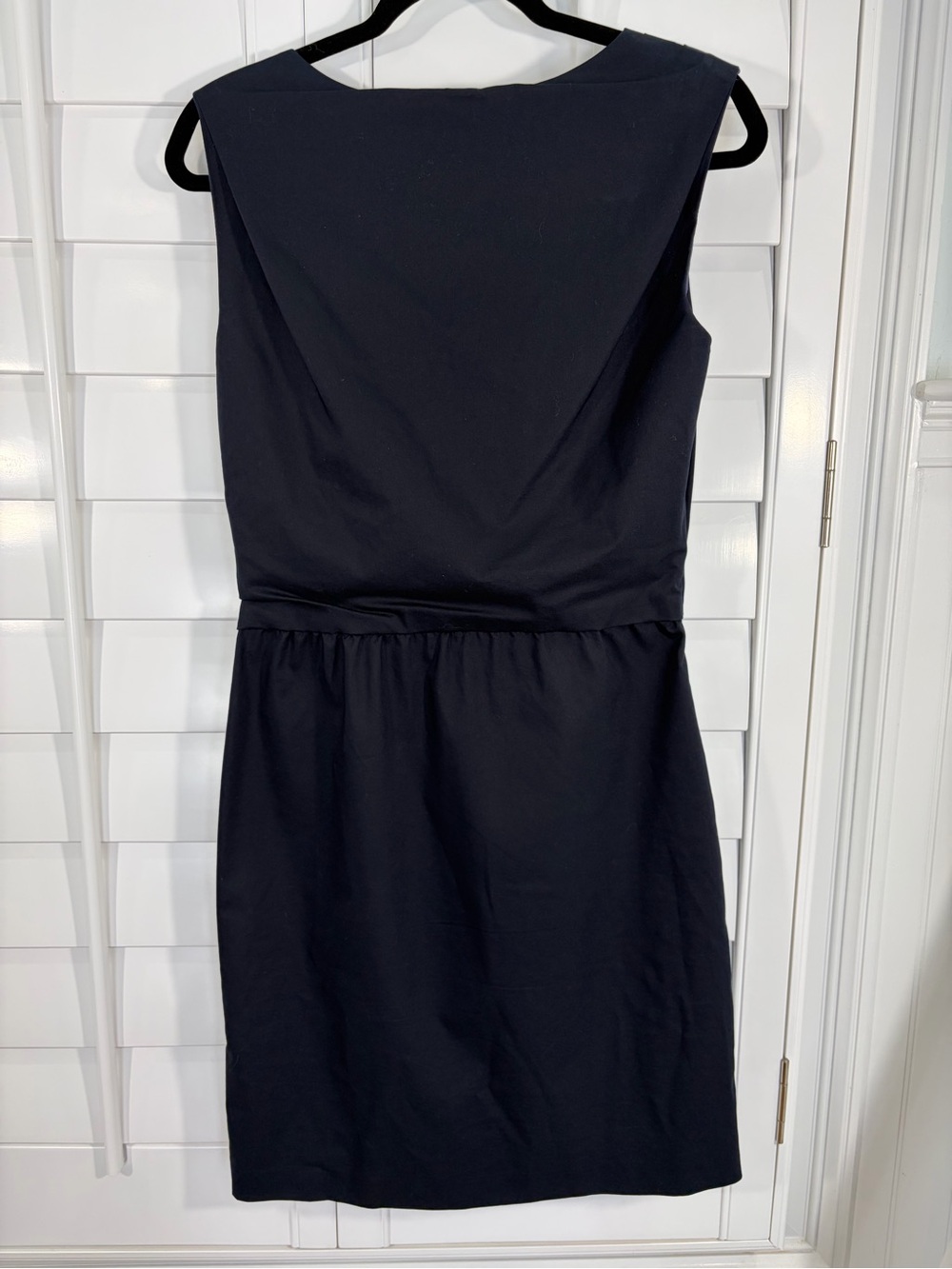 Diane Von Furstenberg Amara Sleeveless Navy Draped Sheath Dress (10) - Picture 3 of 13